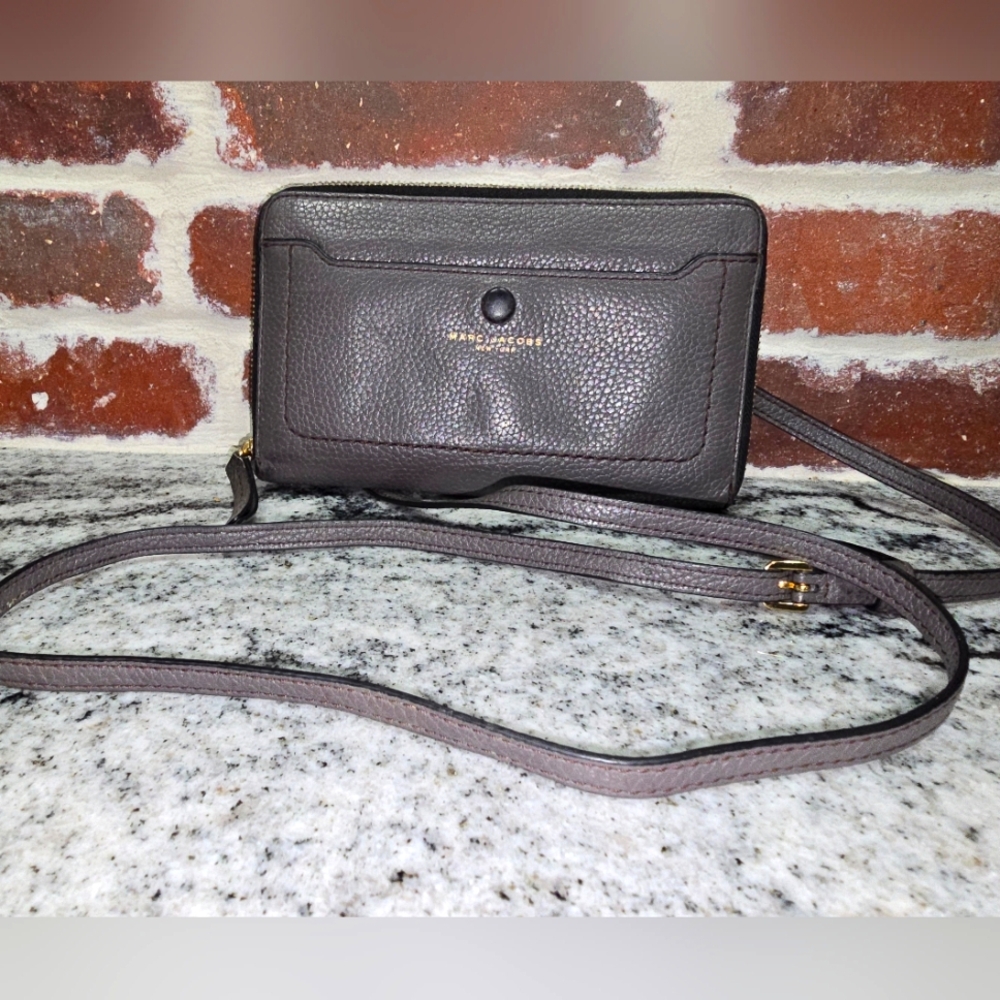 MARC JACOBS CROSSBODY WALLET/PURSE